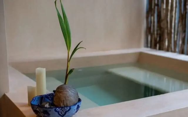 Spacious 3 Br w Private Pool Exclusive Gym