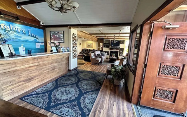 Hooligans Fishing Lodge