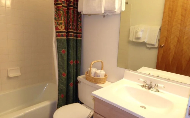 Edgewater Studio One bath EWJP