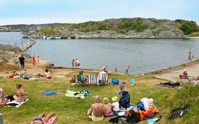10 Person Holiday Home in Skärhamn