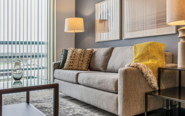 Landing Apartments - Lewisville