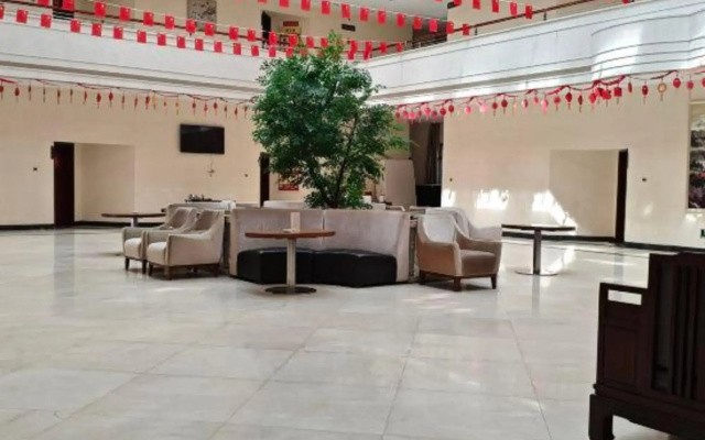 Honghua Hotel (Yichun Wentang)