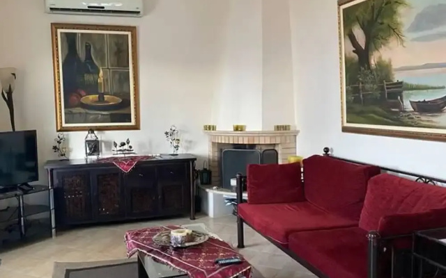 3 Bed Villa - Sleeps 6 - Terrace - Sea View
