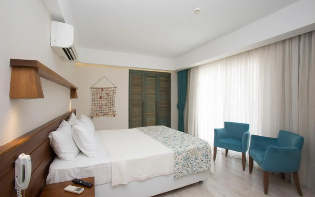 Dedeminn Marina Hotel