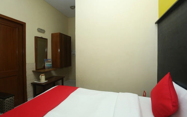Capital O 15091 Gaurav Boarding House