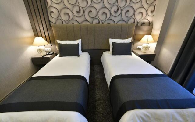 D'Lux Boutique Hotel