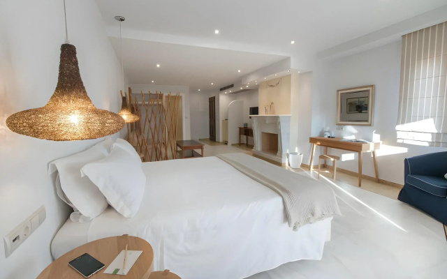 Finikas Hotel