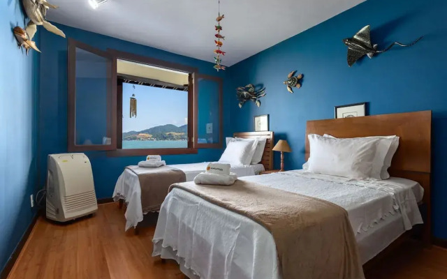 House With Private Beach in Porto Bello Mangaratiba