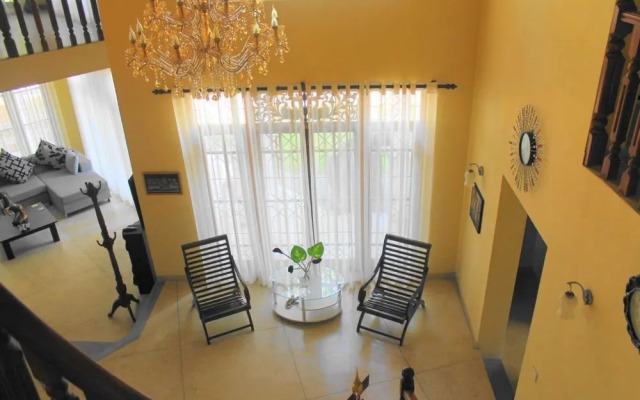 Mahakumara White House Hotel