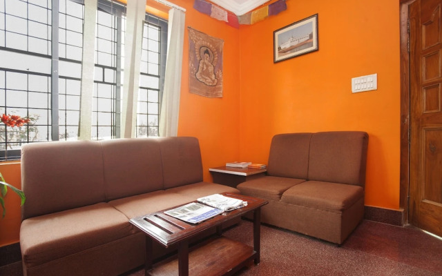 OYO 490 Hotel Royal Stupa