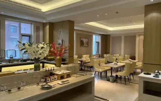 Vienna Hotel (Luohe Huanghe East Road)