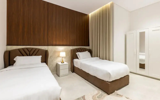 Spacious Designer Three Bedroom Home in Almadinah