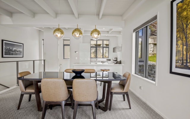 The Rees Hotel, Luxury Apartments & Lakeside Residences – Guest Rooms – Queenstown