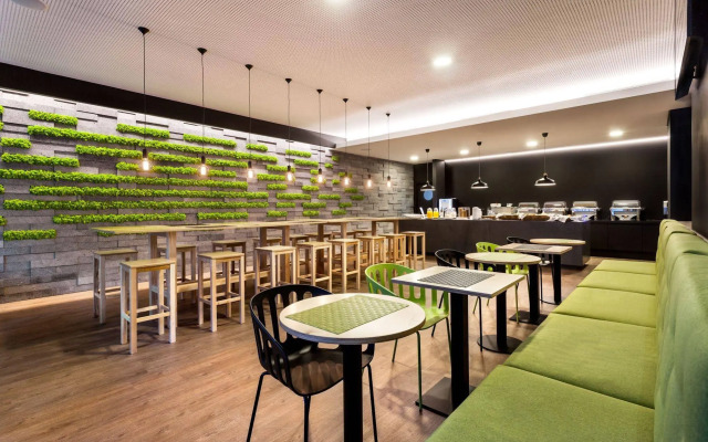 Neat Hotel Avenida