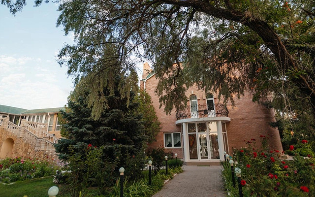 Замок (Астраханская обл)