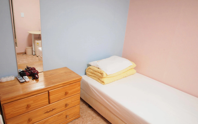 Shinchon Hostel