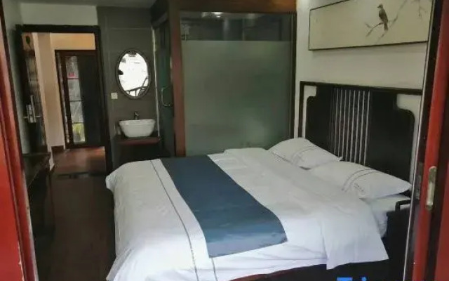 Xiongdi Renjia Diaojiaolou Inn