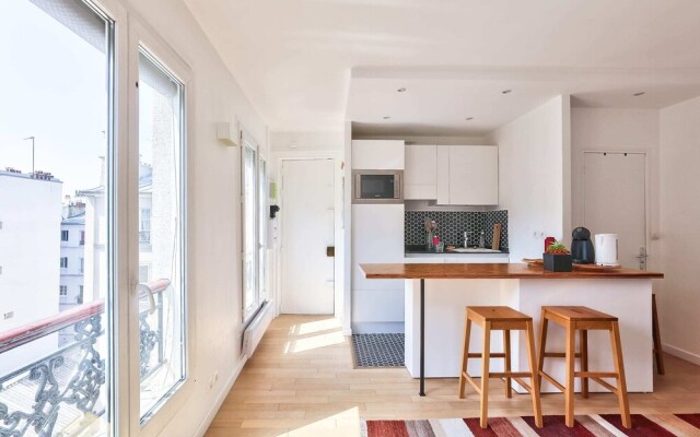 Fully Equipped Apartment Near the Canal Saint Martin