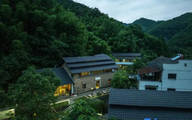 Kaichen Xixinlu Hostel