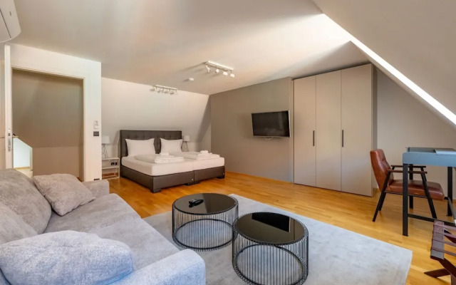 Roksoxhome Designer Boutique Apartment