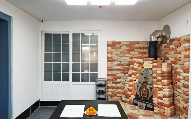 Bluemoon Guest House - Hostel