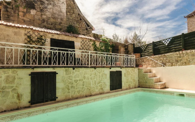 Spacious House With Heated Pool and Sauna