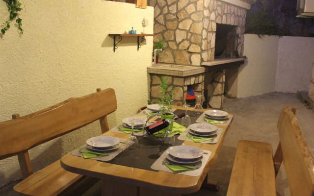 House Ana