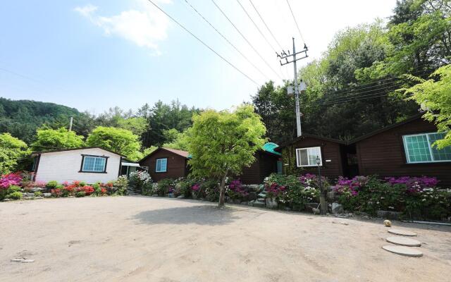 Gapyeong Ihwachon Pension