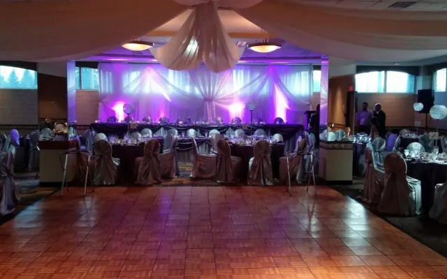 Clarion Hotel & Suites
