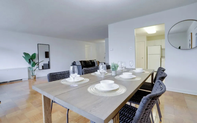 Convenient Apt Near Airport