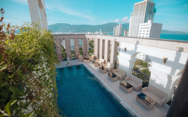Danaciti Hotel
