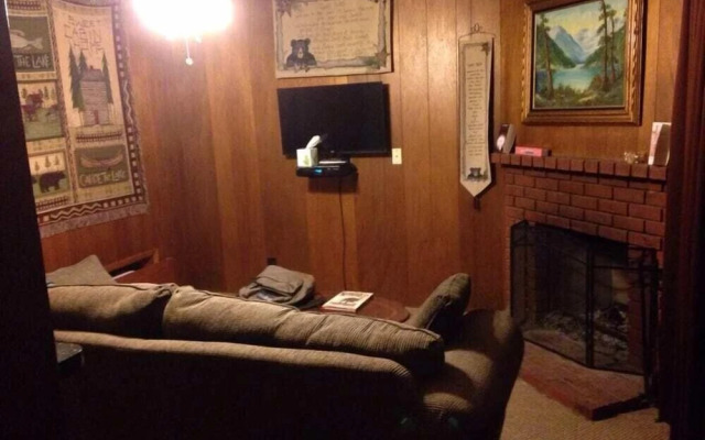 Crest Lodge Historic Mountain Inn