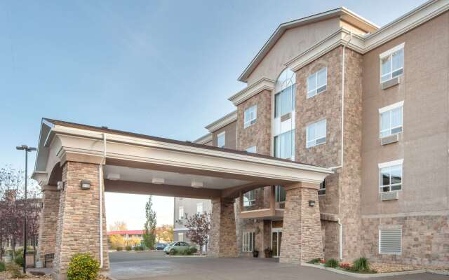 Ramada by Wyndham Drumheller Hotel & Suites