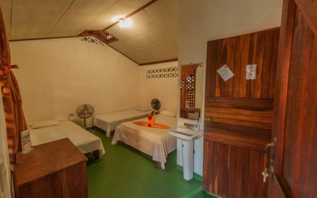 Cabinas Balcon de Mar Tortuguero