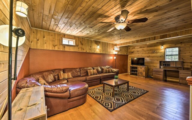 Spacious Conroe Home w/ Foosball & Pool Table!