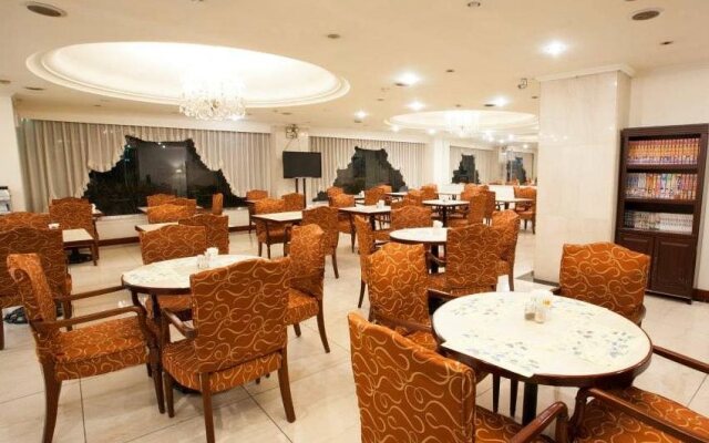 Moon Light Hotel