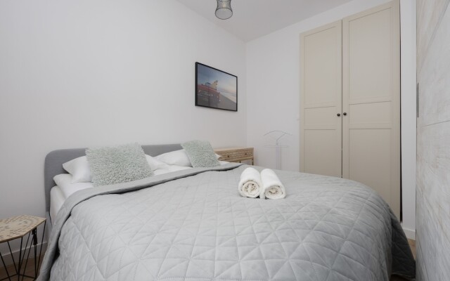 Apartment With Bath in Warsaw by Renters