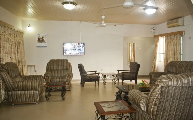 Sundowner Lodge