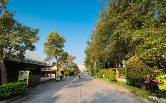 Dusit Grand Park by GrandisVillas