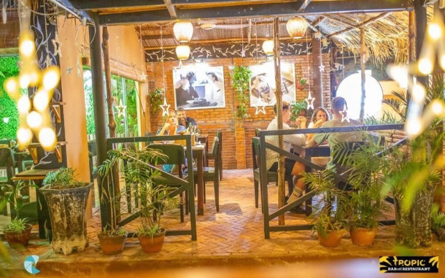 tropic hostel and restaurant