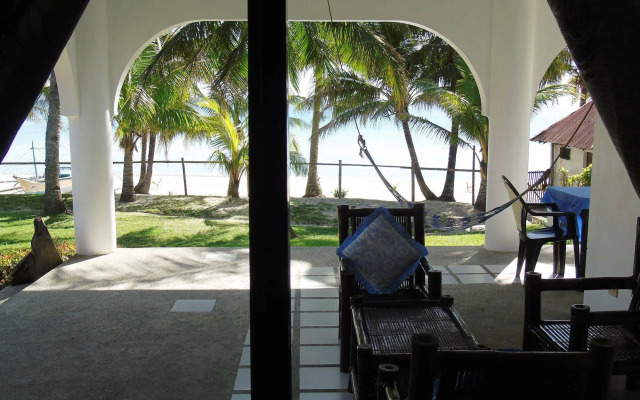 Phaidon Beach Resort
