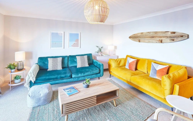 Host Stay Salty Seaview