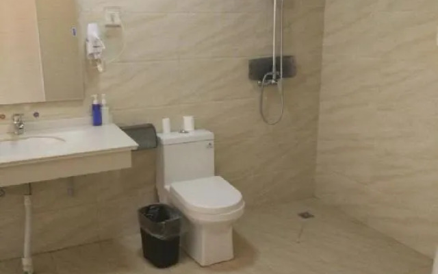 Yu County Yue Yue Business Hotel