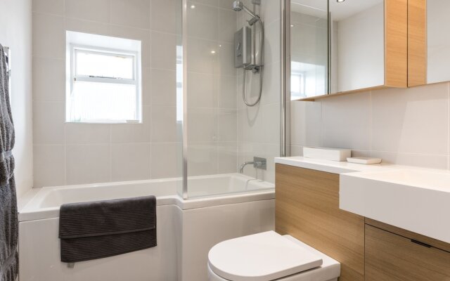 1 Bedroom Seafront Flat in Hove