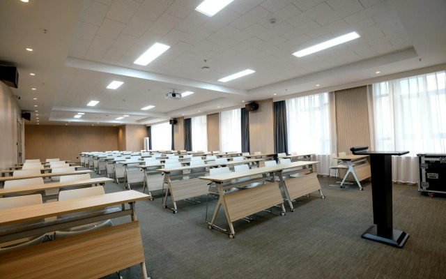 Hanting Premium(Xinyi Road, Zhengzhou East Railway