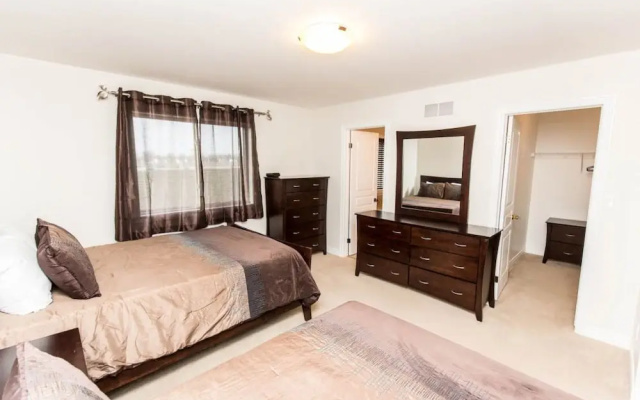 Fallsview Family Home