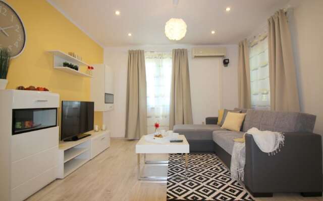 Contemporary Bungalow in Porec With Swimming Pool