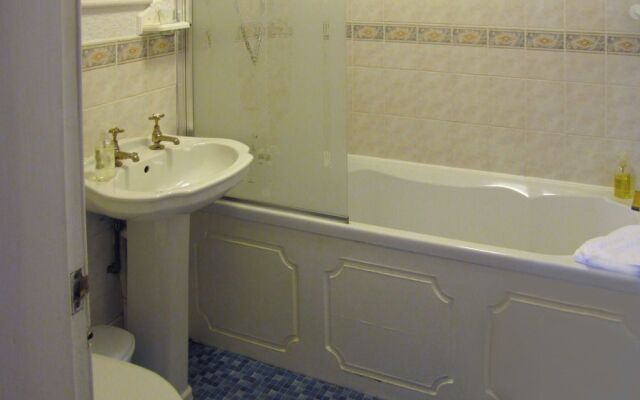 Emmaus Guest House Edinburgh