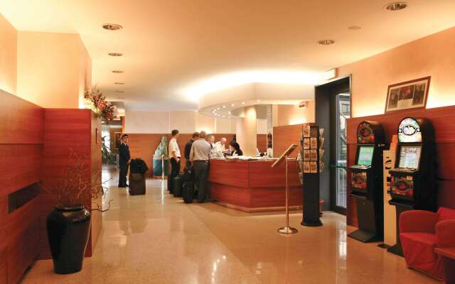 Best Western Hotel Cavalieri Della Corona