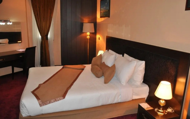 Asareh Hotel